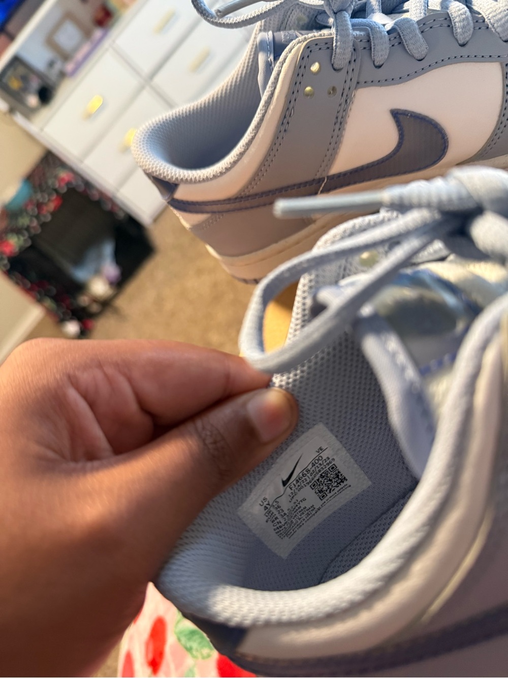 Nike Kids Low-Top Sneakers in Light Blue and White - Picture 8 of 8